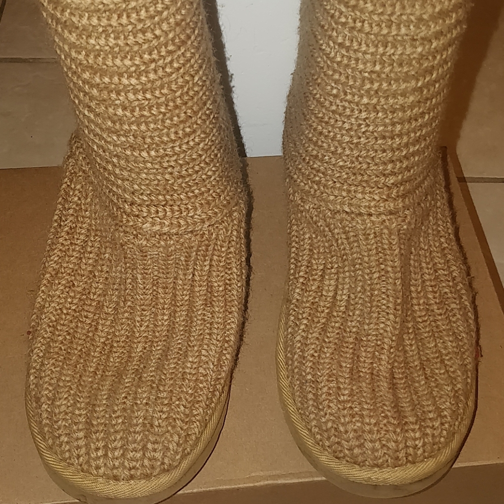 Knitted, tall UGG boot - Picture 5 of 7